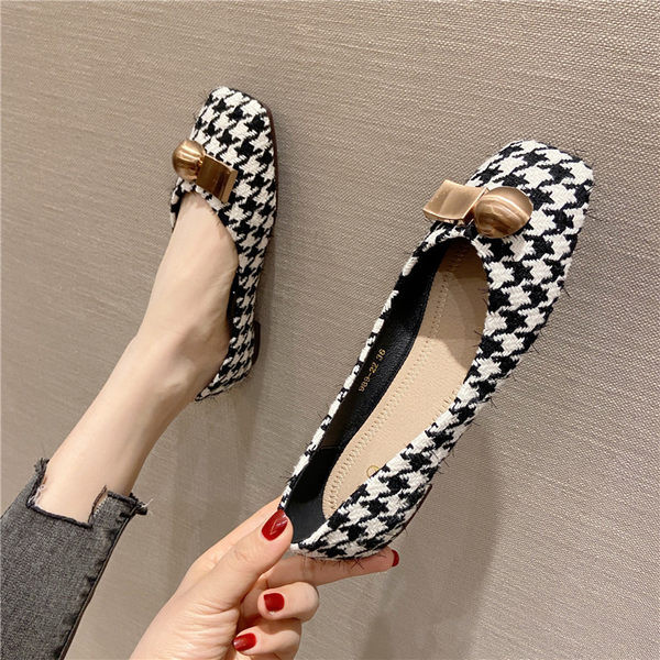 Pantofi textile casual cu decor metalic