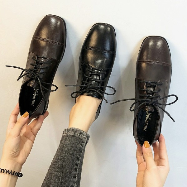 Sieviešu ikdienas apavi ar šņorēm - divi modeļi