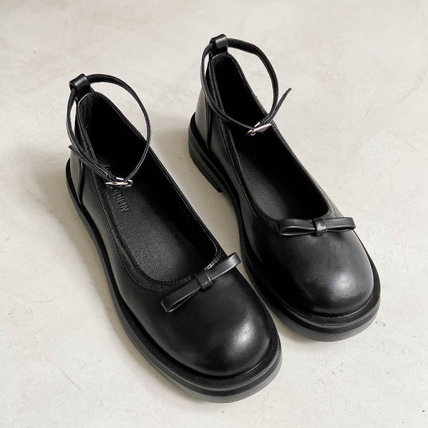 Jauna modeļa ikdienas apavu noapaļots modelis ar lenti un potīšu siksnām