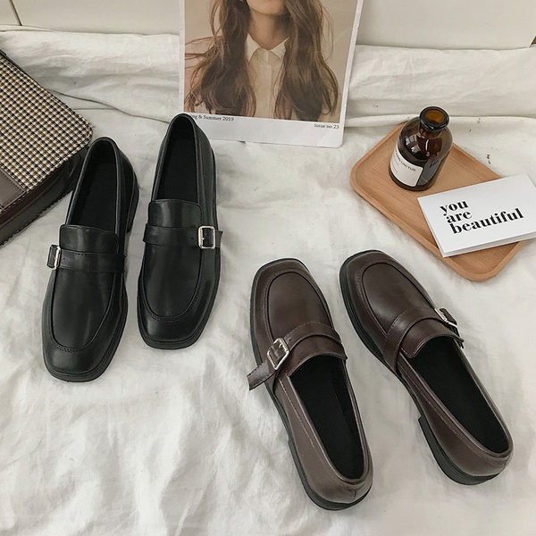 Laisvalaikio moteriški batai iš dirbtinės odos su sagtimi - juodos ir rudos spalvos