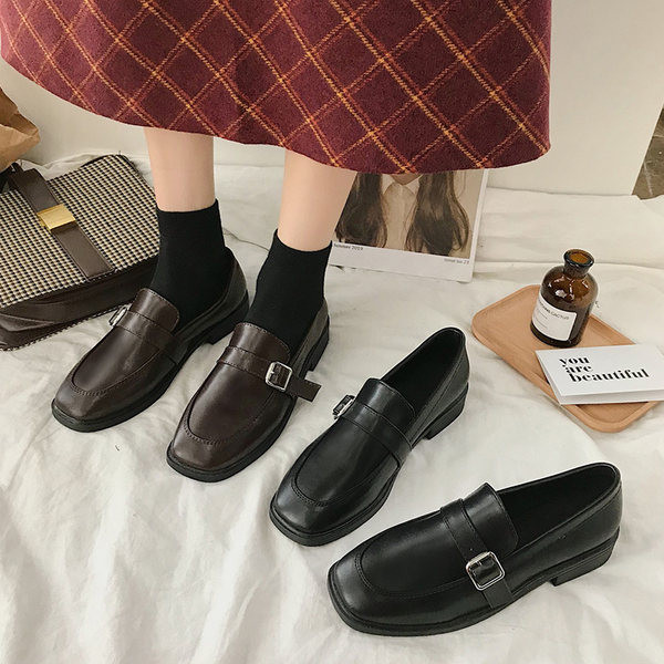 Laisvalaikio moteriški batai iš dirbtinės odos su sagtimi - juodos ir rudos spalvos