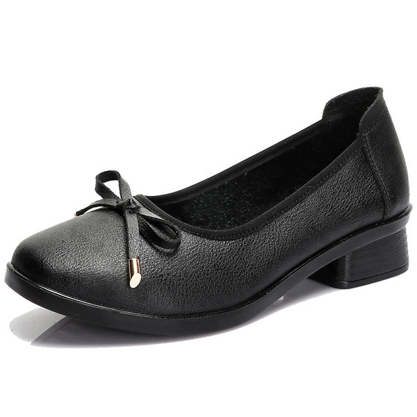 Stilīgi sieviešu apavi ar bieziem papēžiem