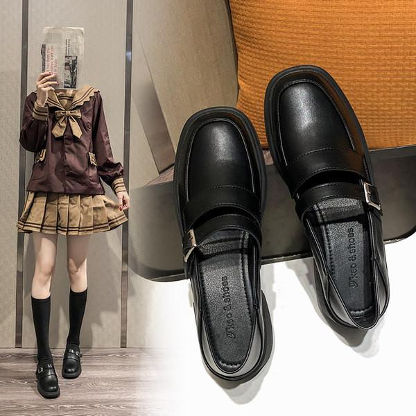 Sieviešu ādas ikdienas apavi ar sprādzi divās krāsās