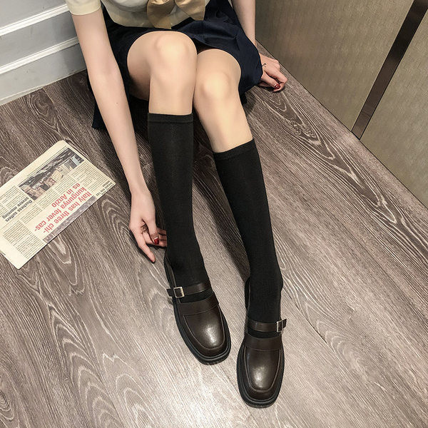 Sieviešu ādas ikdienas apavi ar sprādzi divās krāsās