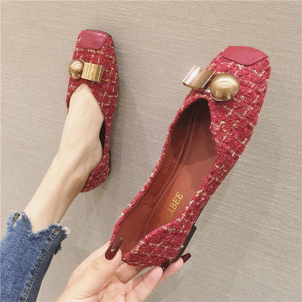 Mūsdienīgi sieviešu apavi ar 3D elementiem