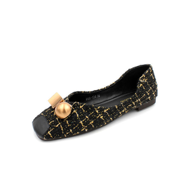 Mūsdienīgi sieviešu apavi ar 3D elementiem