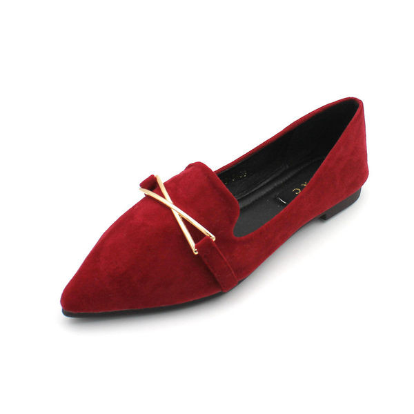 Pavasara ikdienas smailas kurpes ar metāla apdari