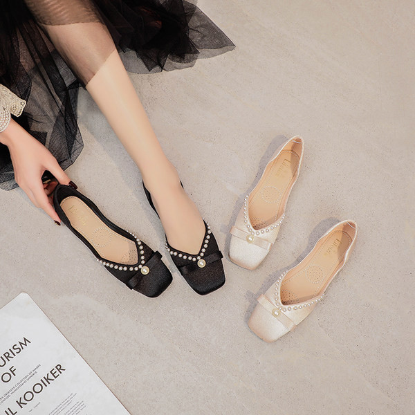 Sieviešu tekstila apavi ar spīdīgu efektu un pērlēm