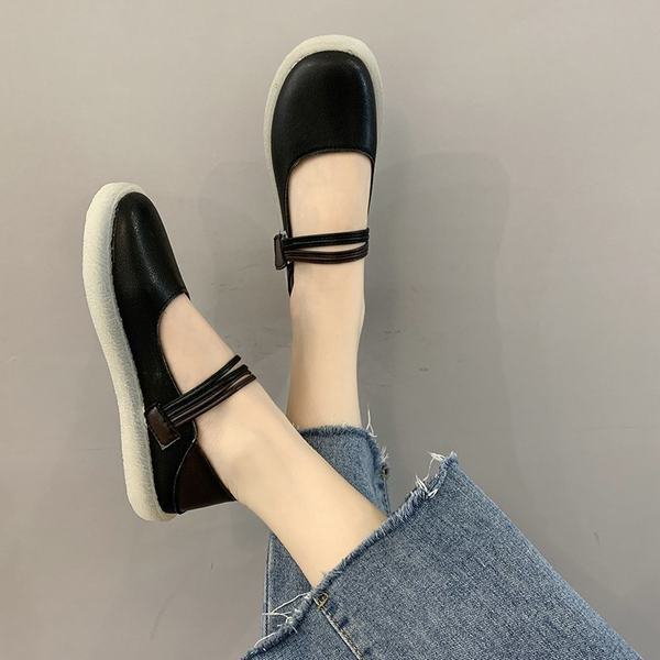 Ikdienas sieviešu apavi no mākslīgās ādas ar plakanu zoli