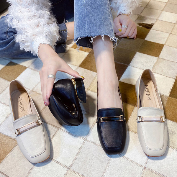 Sieviešu ikdienas ādas apavi ar metāla sprādzi divās krāsās