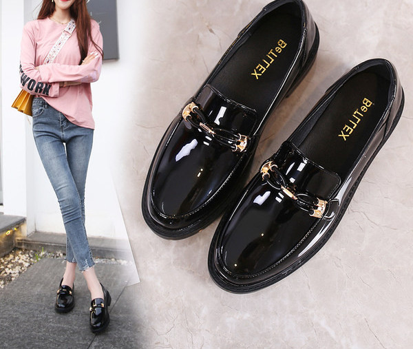 Sieviešu ikdienas apavi ar metāla elementu - mākslīgā āda divās krāsās