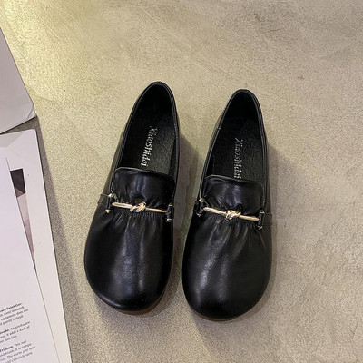 Sieviešu ikdienas apavi ar metāla elementu un plakanu zoli - trīs krāsas