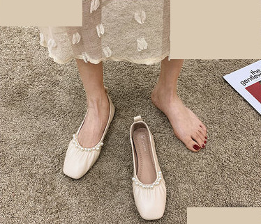 Sieviešu zemas kurpes ar pērlēm