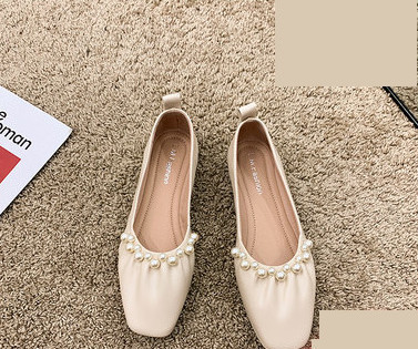 Sieviešu zemas kurpes ar pērlēm