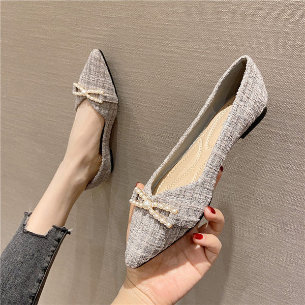 Aktuālās pavasara kurpes ar pērlēm