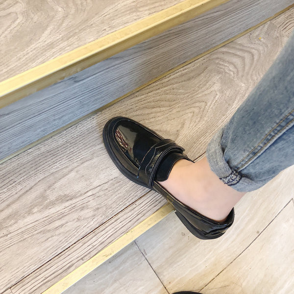 Pantofi de dama din piele cu panglica textila