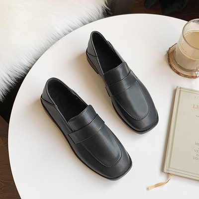 Sieviešu tīri apavi retro stilā