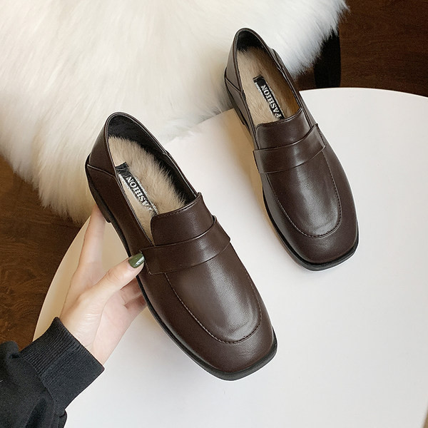 Sieviešu tīri apavi retro stilā