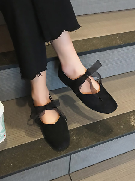 Sieviešu ikdienas apavi no eko zamšādas ar tillu