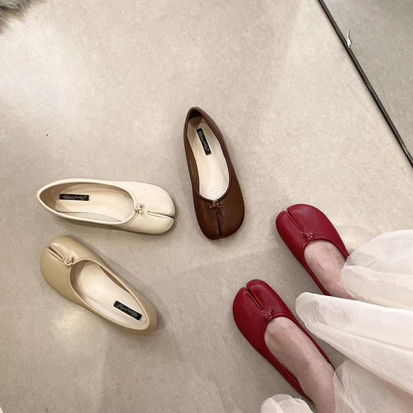 Sieviešu ikdienas apavu jauns modelis