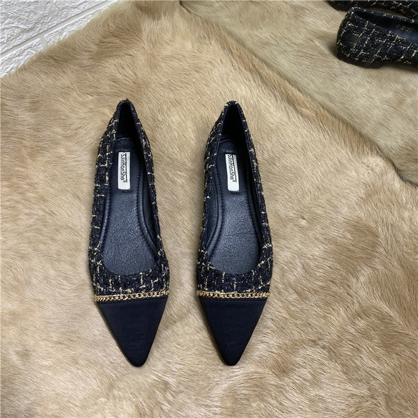 Sieviešu pavasara smailas kurpes divās krāsās