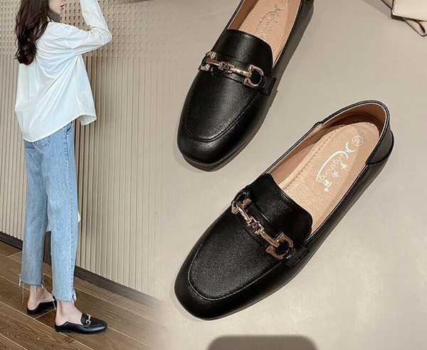 Jauns sieviešu ādas apavu modelis ar metāla elementu - melns un bēšs