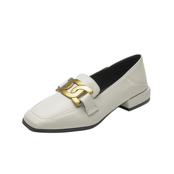 Modernas sieviešu ādas kurpes ar zemu kvadrātveida papēdi