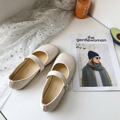 Sieviešu ādas apavi bēšā un baltā krāsā