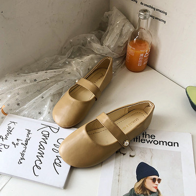 Sieviešu ādas apavi bēšā un baltā krāsā