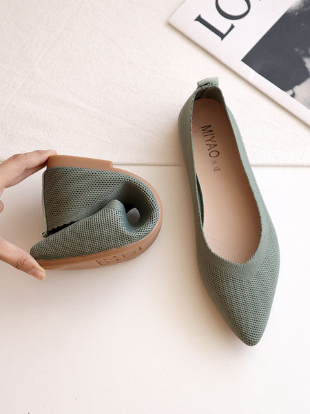 Sieviešu elpojošas smailas kurpes ar caurumiem