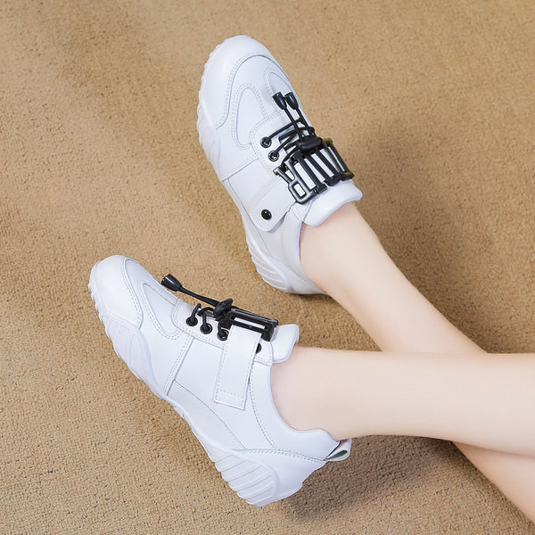 Sieviešu ikdienas apavi ar 3D uzrakstu un šņorēm