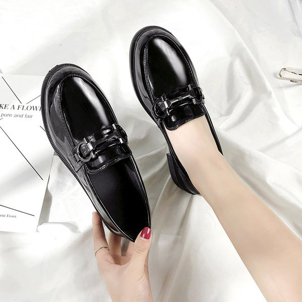 Jauns pavasara lakādas apavu modelis no eko ādas