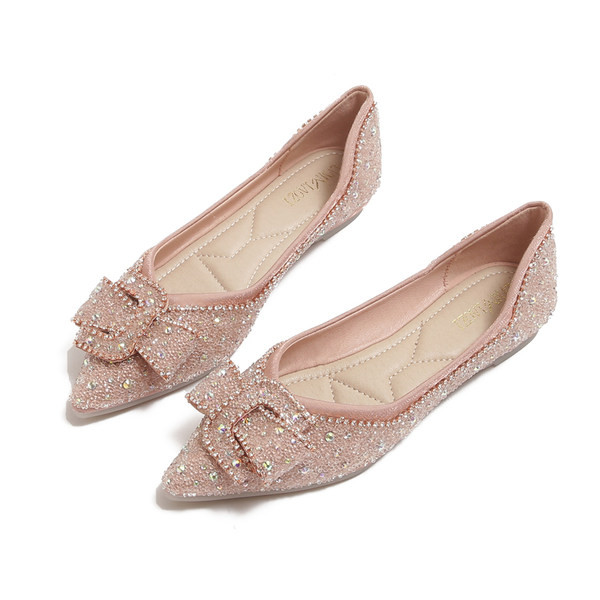 Sieviešu stilīgas smailas kurpes ar akmeņiem