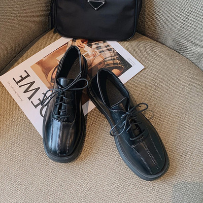 Ikdienas sieviešu apavi no eko ādas ar šņorēm - divu krāsu