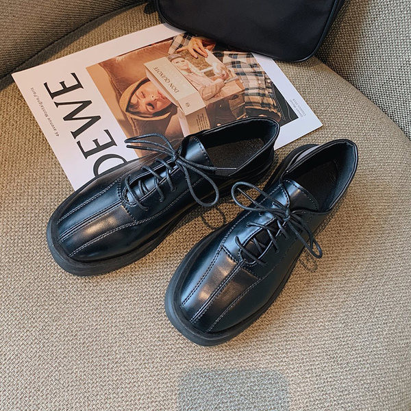 Ikdienas sieviešu apavi no eko ādas ar šņorēm - divu krāsu