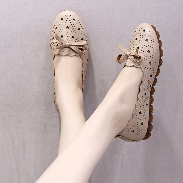 Laisvalaikio batai iš perforuotos eko odos su kaspinu