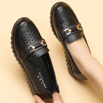 Ikdienas sieviešu mokasīni ar metāla elementu no eko ādas