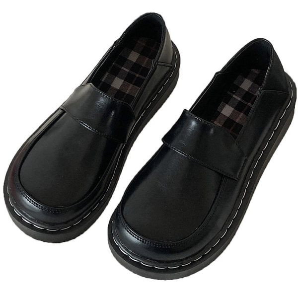 Laisvalaikio apvalūs batai iš eko odos paprasto modelio