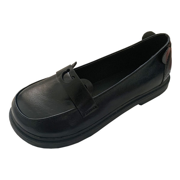 Sieviešu ikdienas apavi no eko ādas ar plakanu zoli