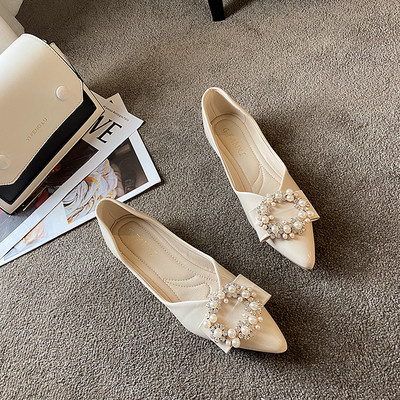 Sieviešu ikdienas smailas kurpes ar pērlēm