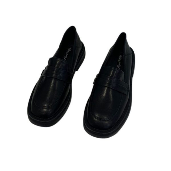 Sieviešu ikdienas apavi no eko ādas ar plakanu zoli