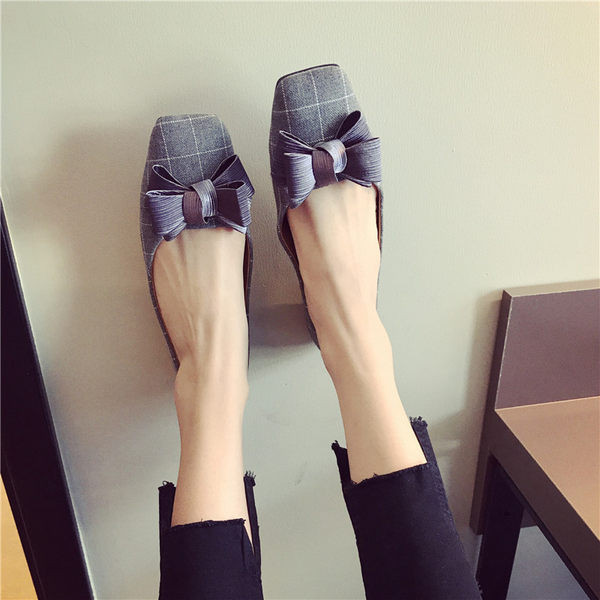 Modern női kockás cipő szalaggal