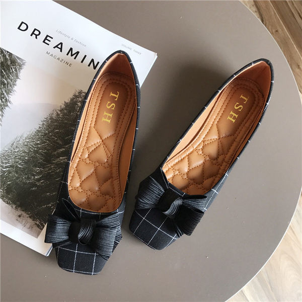 Modern női kockás cipő szalaggal