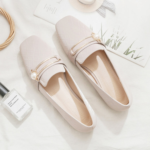 Pantofi de dama din piele cu talpa plata si perle