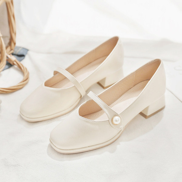 Modernas sieviešu ādas apavi ar 3,5 cm papēdi un pērļu siksniņu