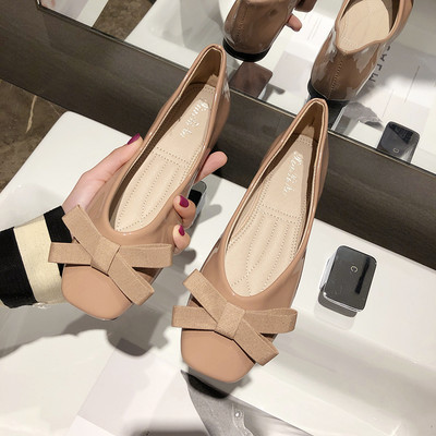 Sieviešu ikdienas lakādas apavi ar lenti