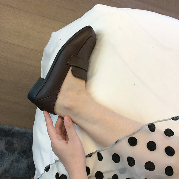 Noapaļots ikdienas apavu modelis no eko ādas