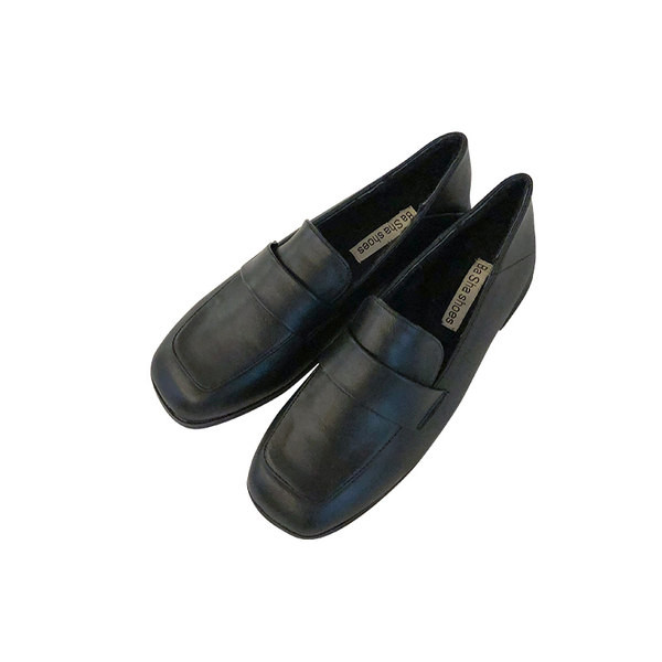 Noapaļots ikdienas apavu modelis no eko ādas