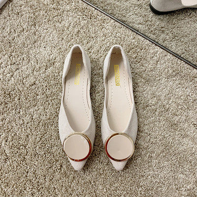 Sieviešu smailas zamšādas kurpes ar 3D elementu