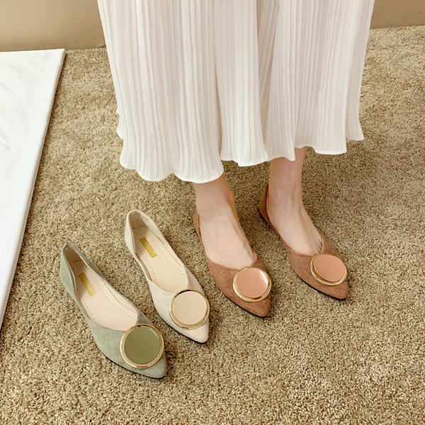 Sieviešu smailas zamšādas kurpes ar 3D elementu